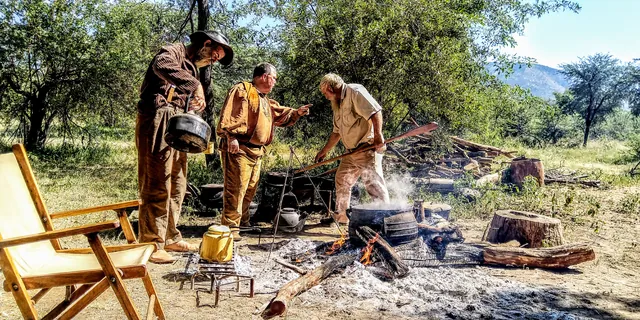 1880 African Pioneer Campfire Cooking & Field Hearth